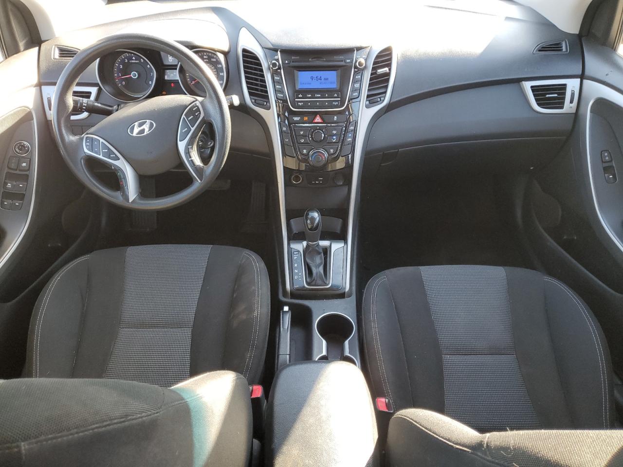 2017 Hyundai Elantra - Image 8