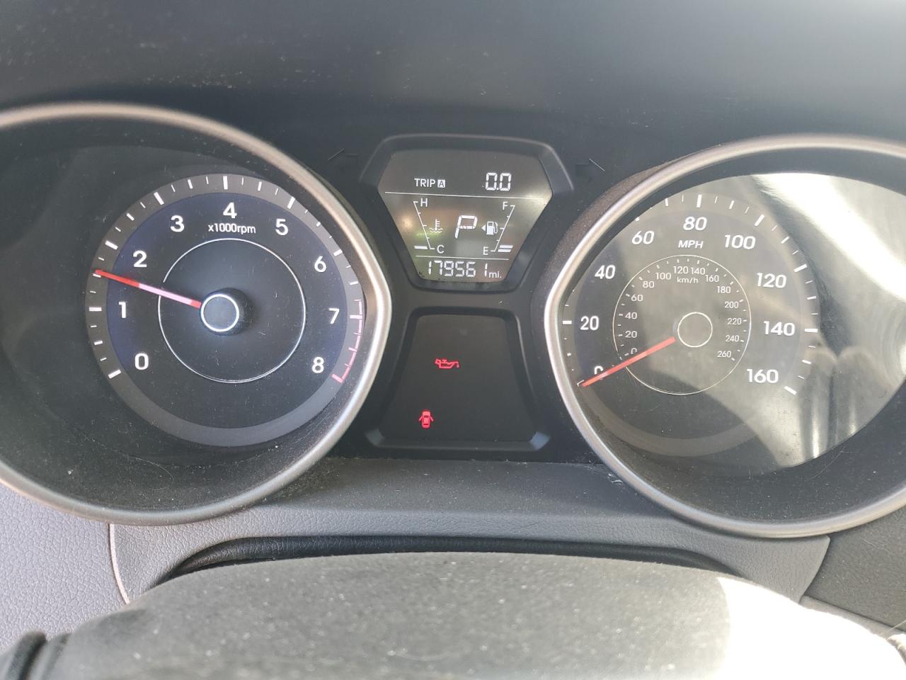 2015 Hyundai Elantra - Image 9