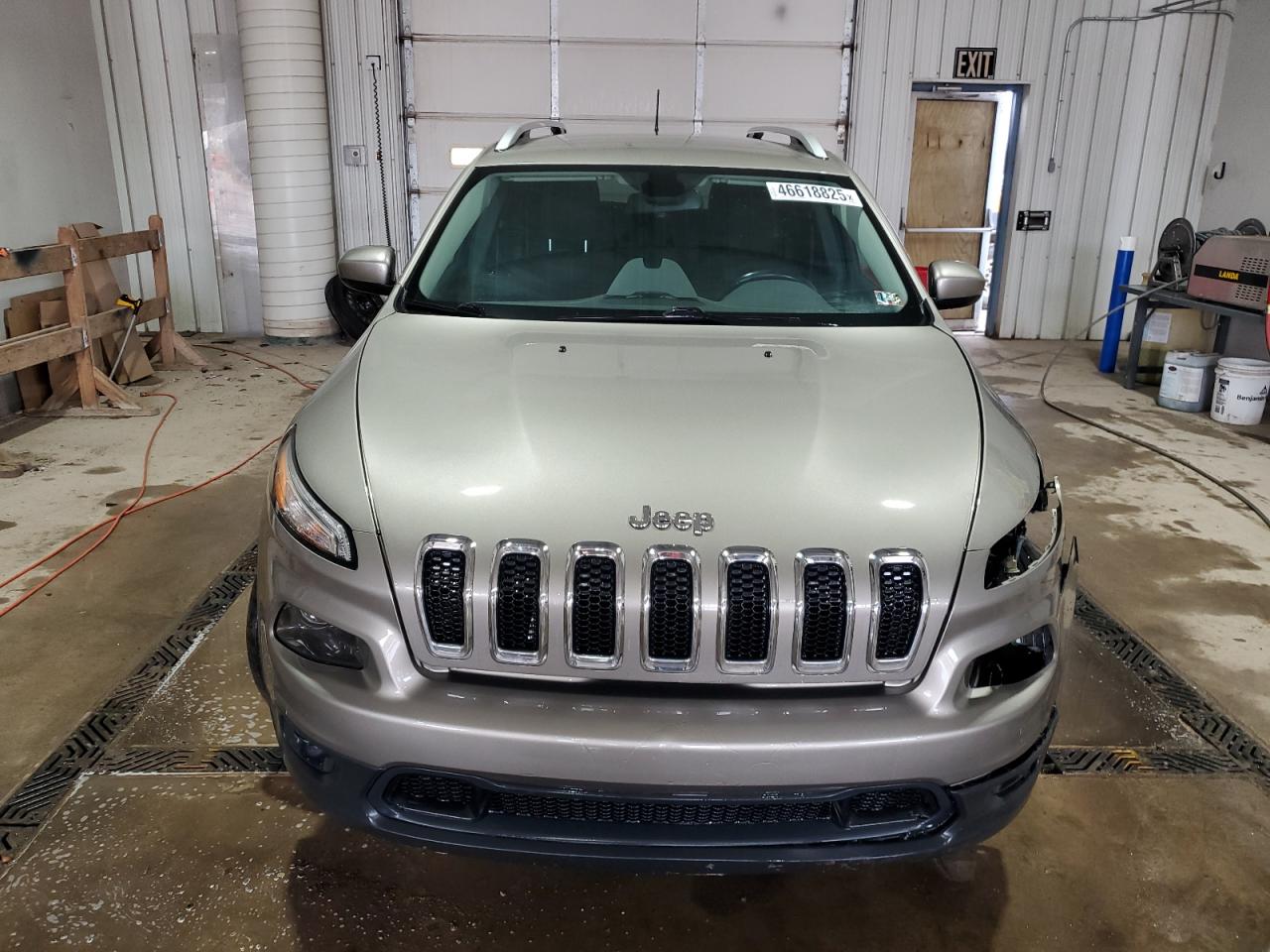 2016 Jeep Grand Cherokee - Image 5