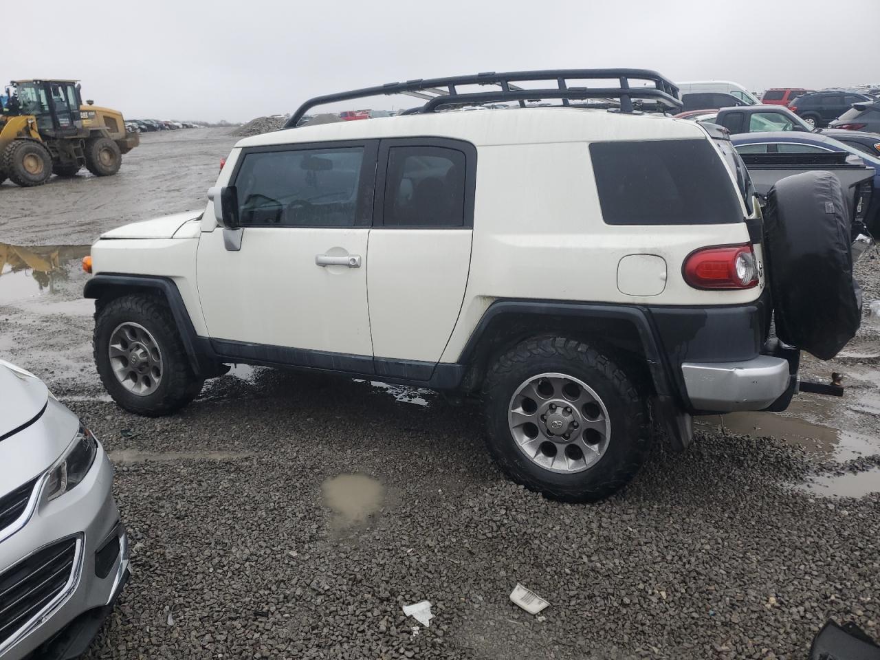 2012 Toyota FJ Cruiser - Image 2