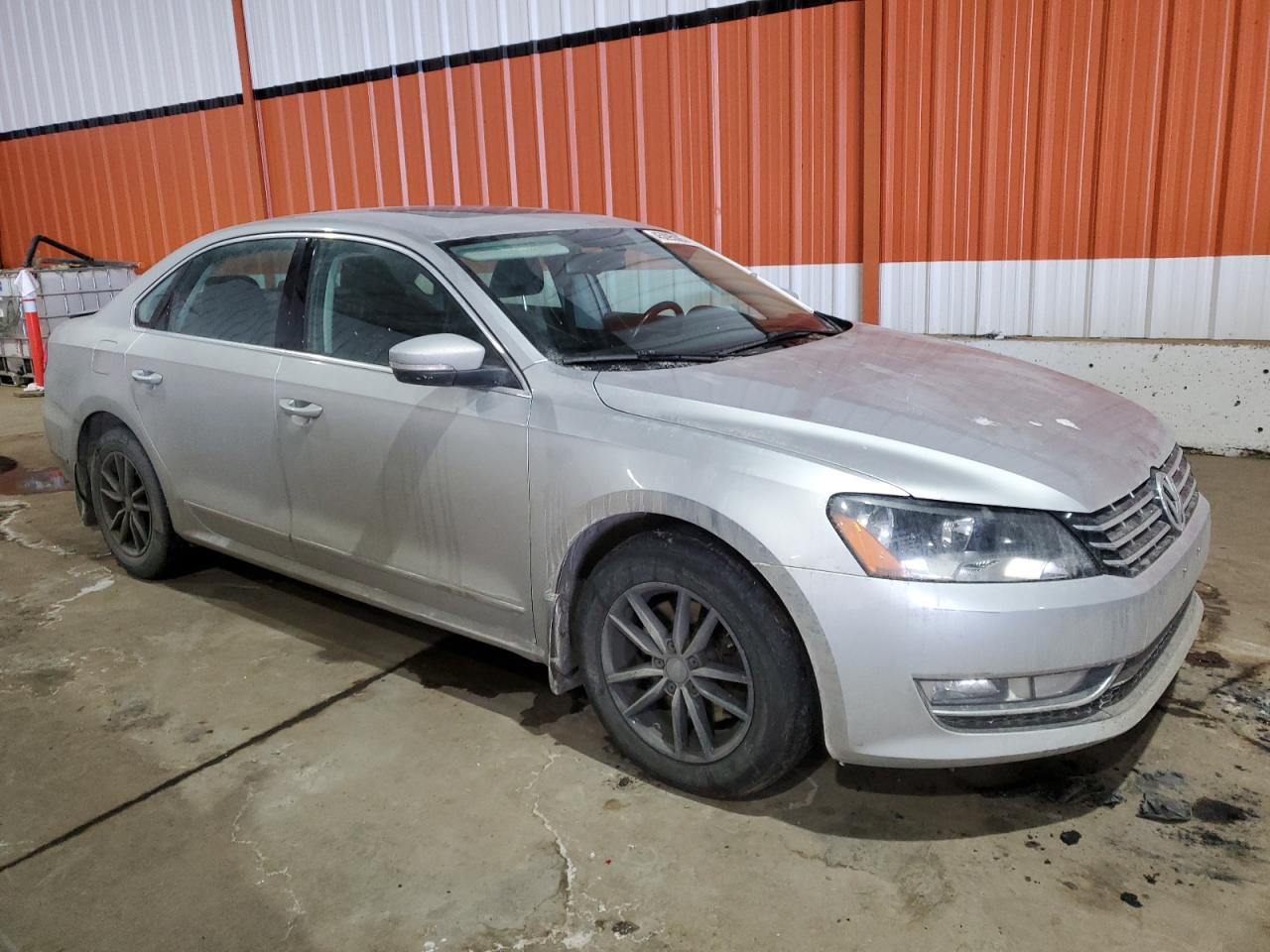 2015 Volkswagen Passat - Image 4