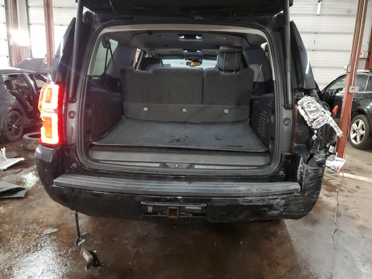 2015 Chevrolet Suburban - Image 6