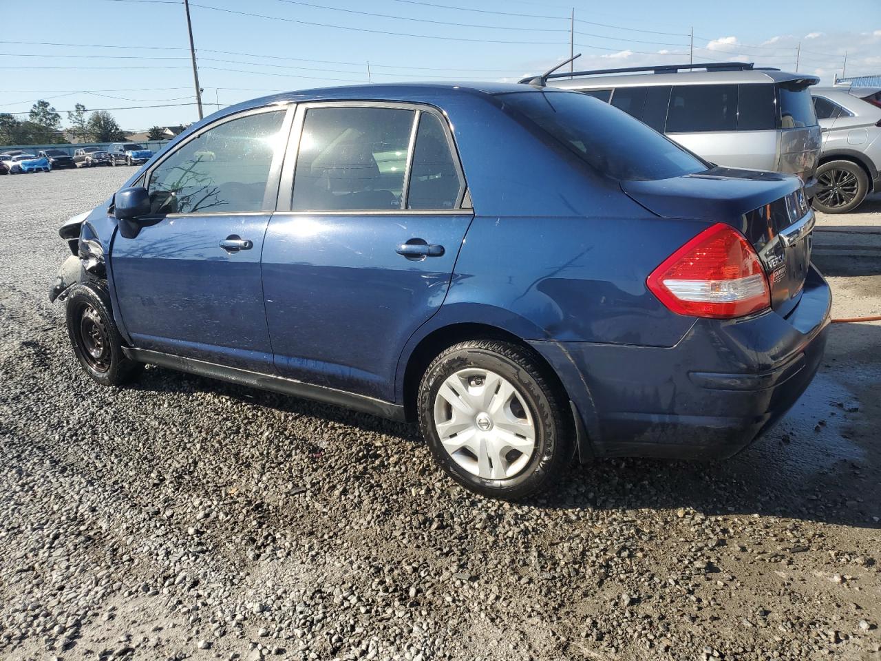 2010 Nissan Versa - Image 2