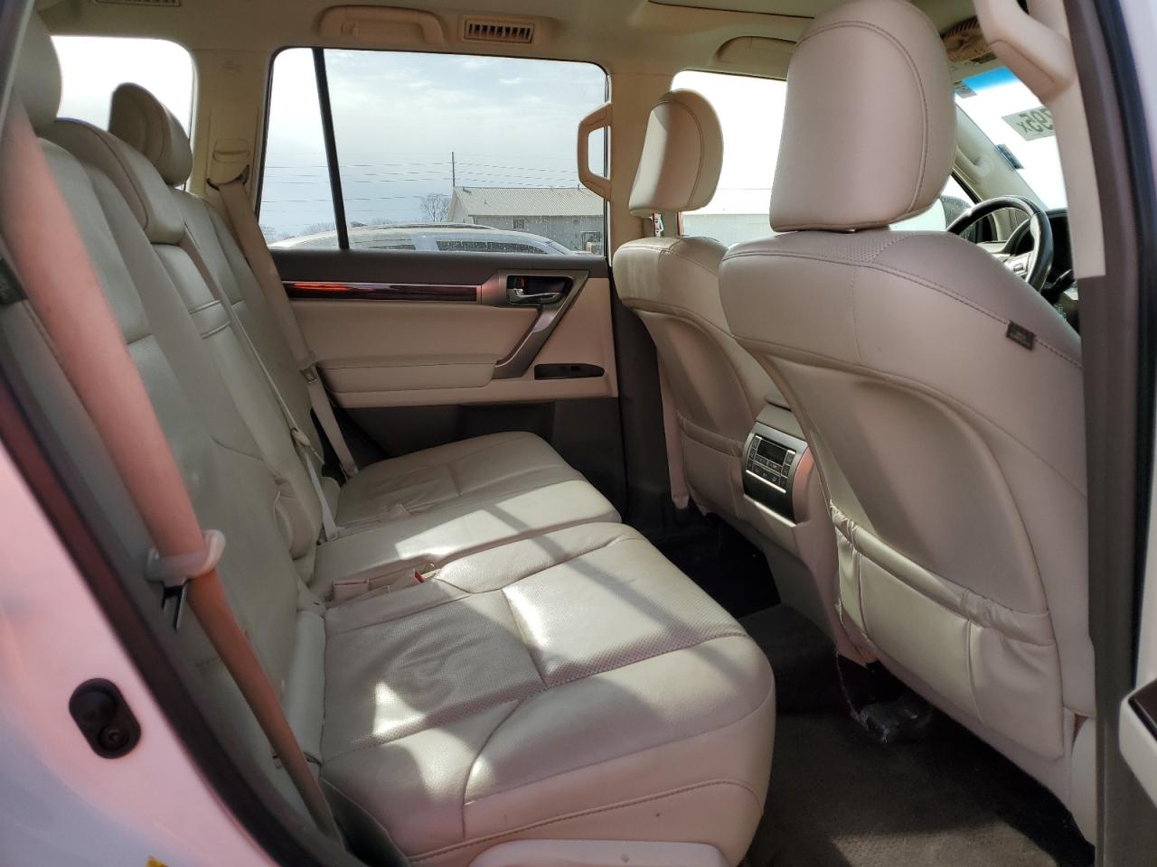 2018 Lexus GX - Image 11
