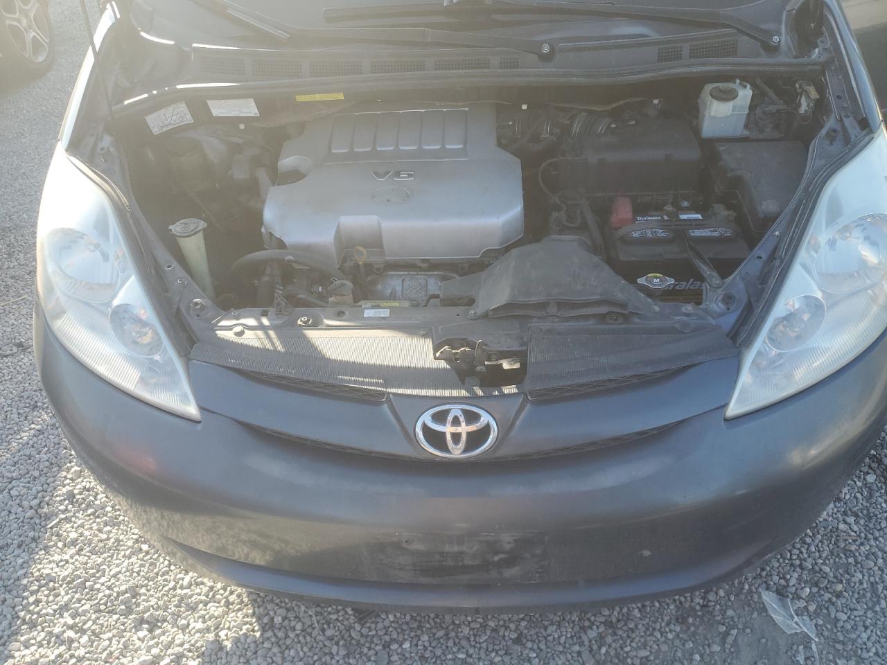 2007 Toyota Sienna - Image 12