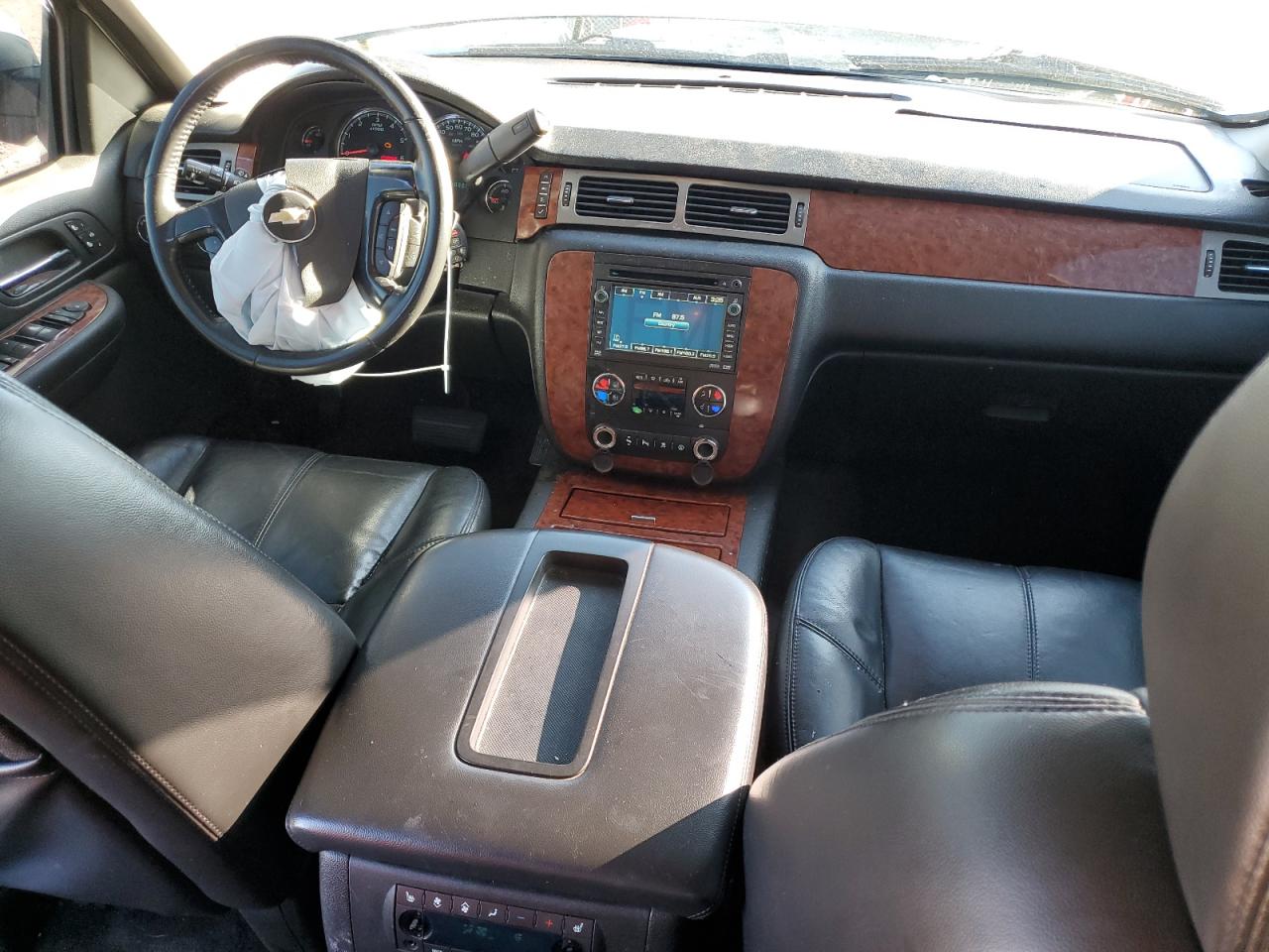 2008 Chevrolet Suburban - Image 8