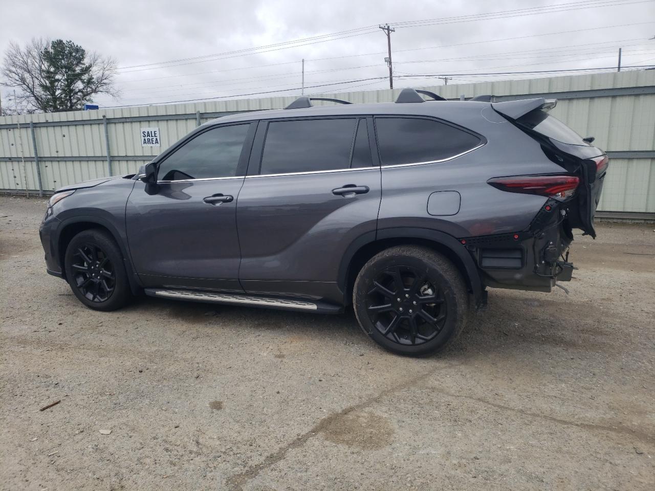2024 Toyota Highlander - Image 2