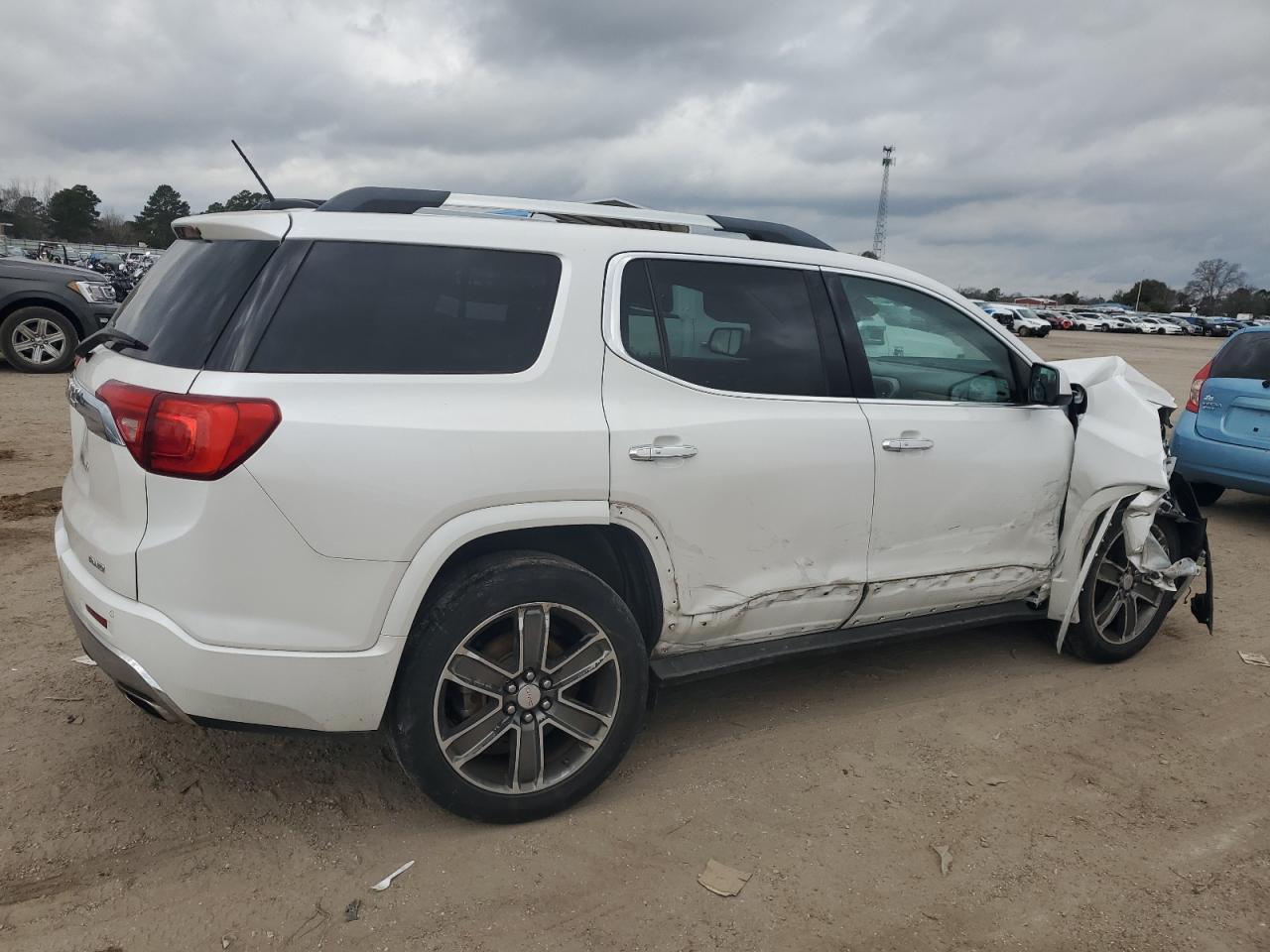2017 GMC Acadia - Image 3