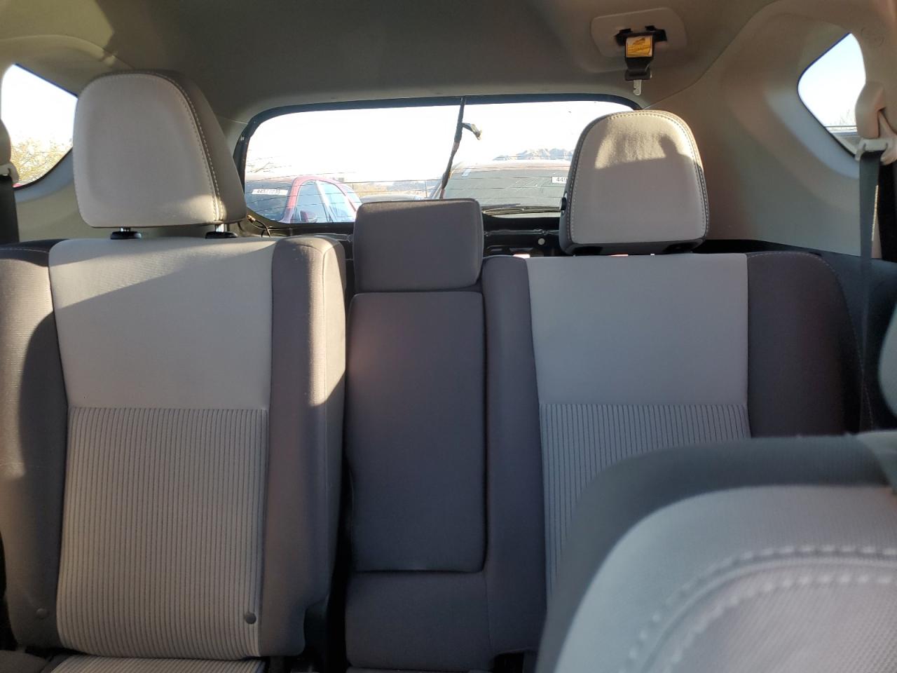 2015 Toyota RAV 4 - Image 10