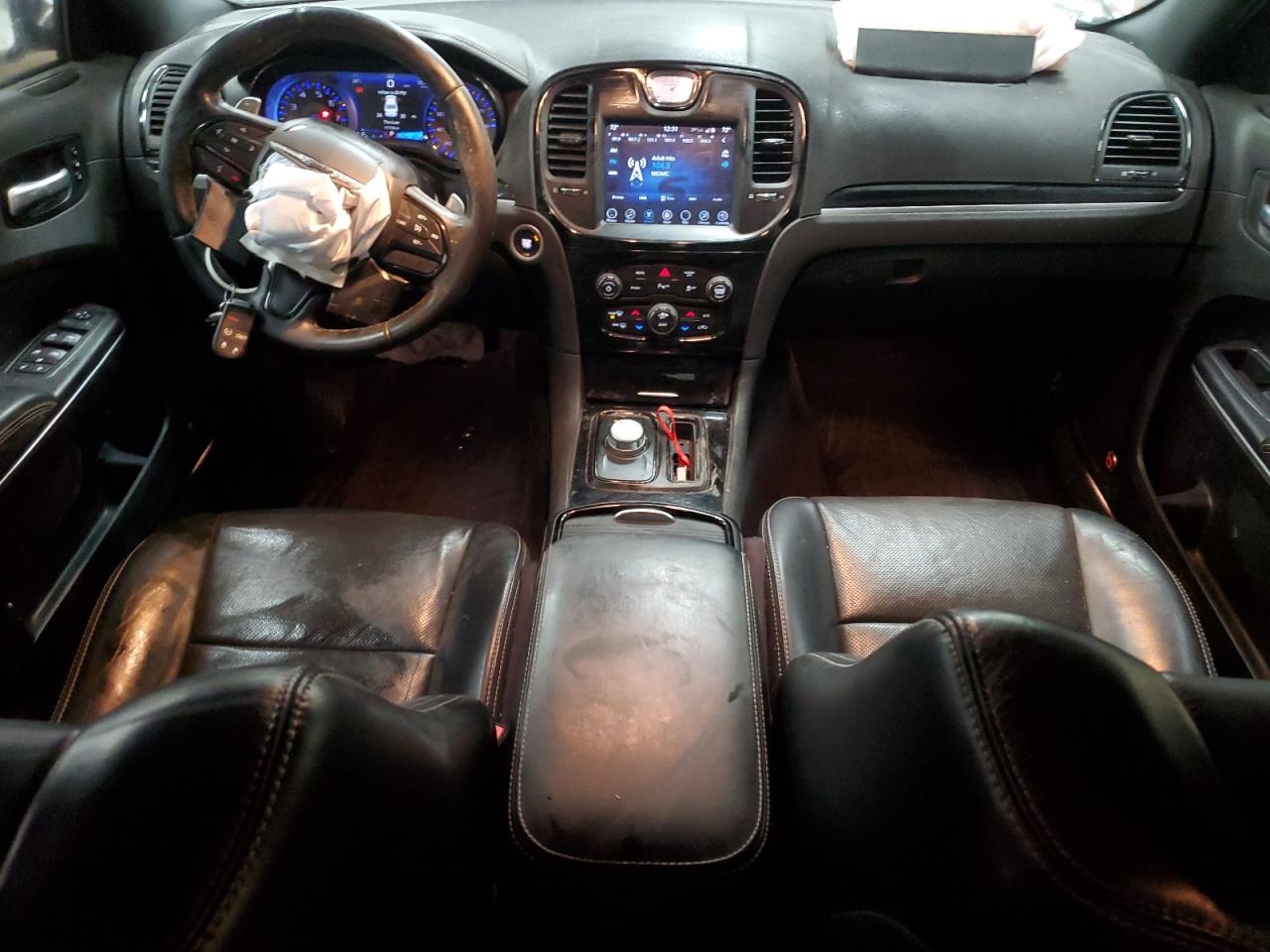 2017 Chrysler 300 - Image 8