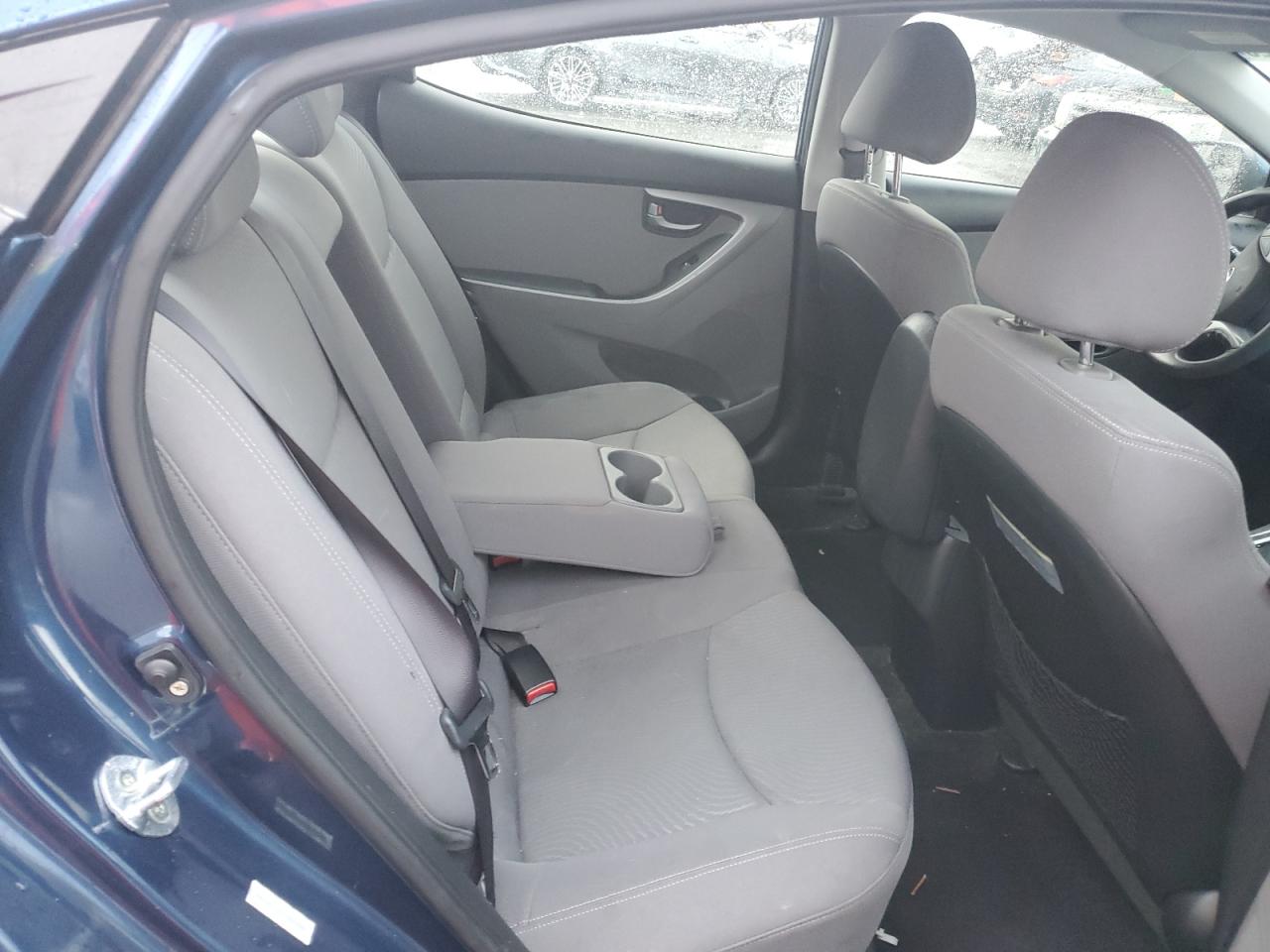 2015 Hyundai Elantra - Image 10