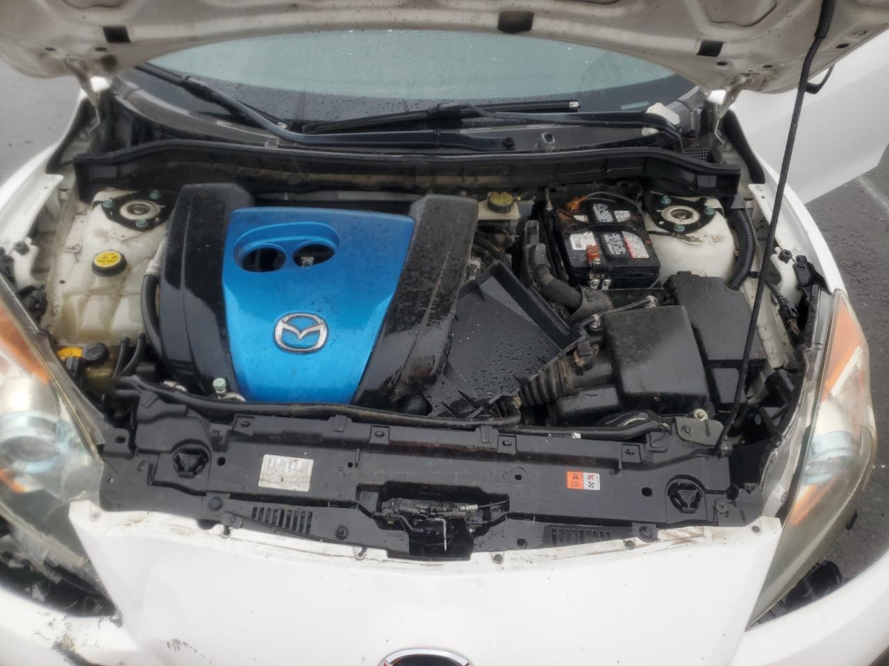 2013 Mazda 3 - Image 11