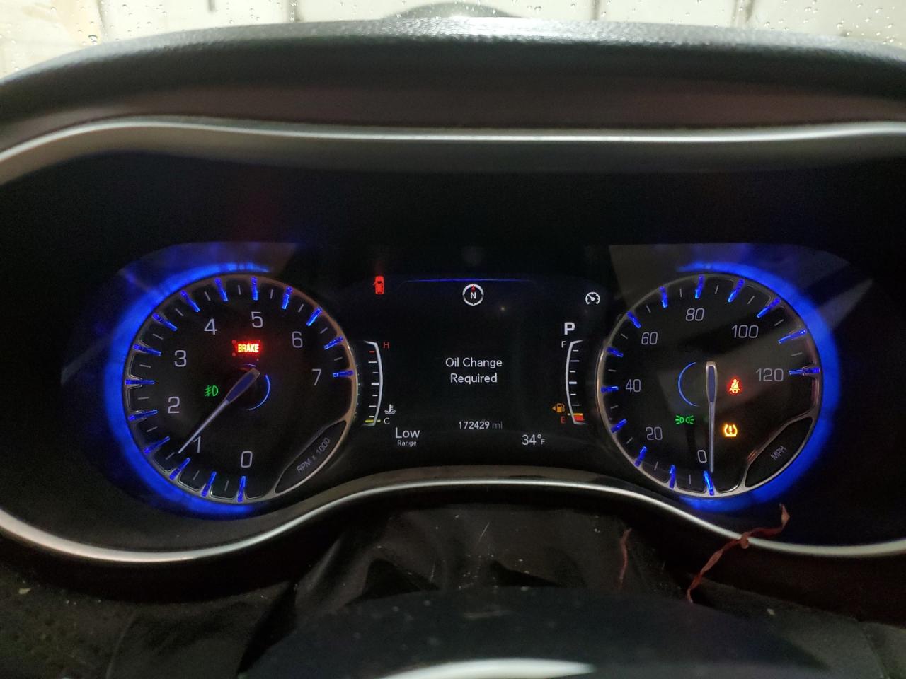 2017 Chrysler Pacifica - Image 9