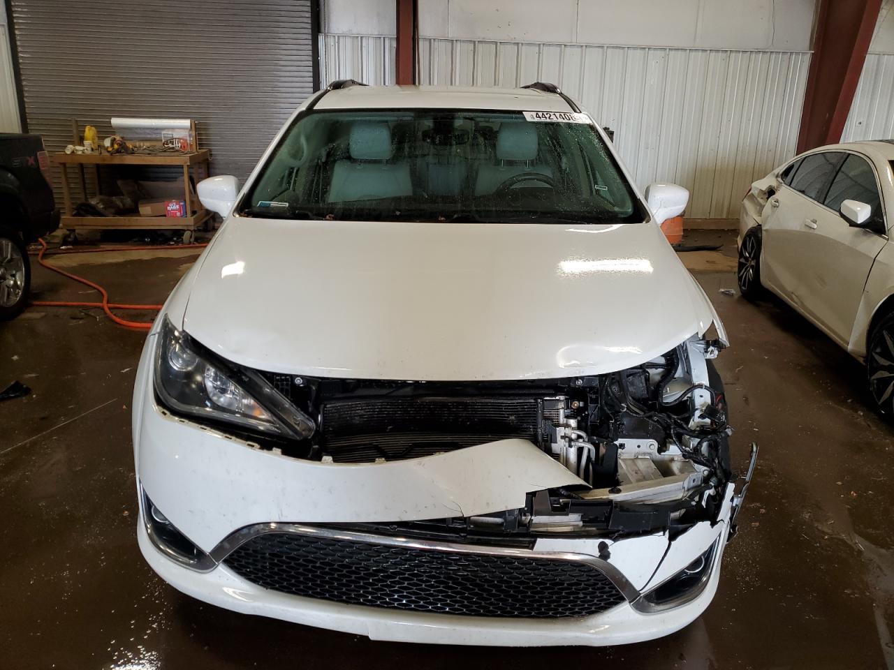 2017 Chrysler Pacifica - Image 5