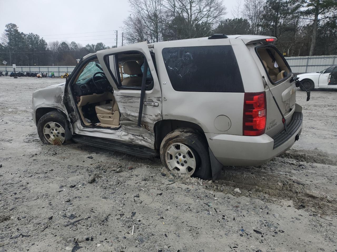 2007 Chevrolet Tahoe - Image 2