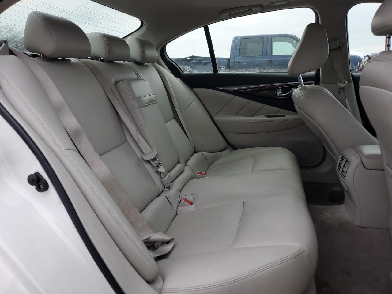 2018 Infiniti Q50 - Image 11