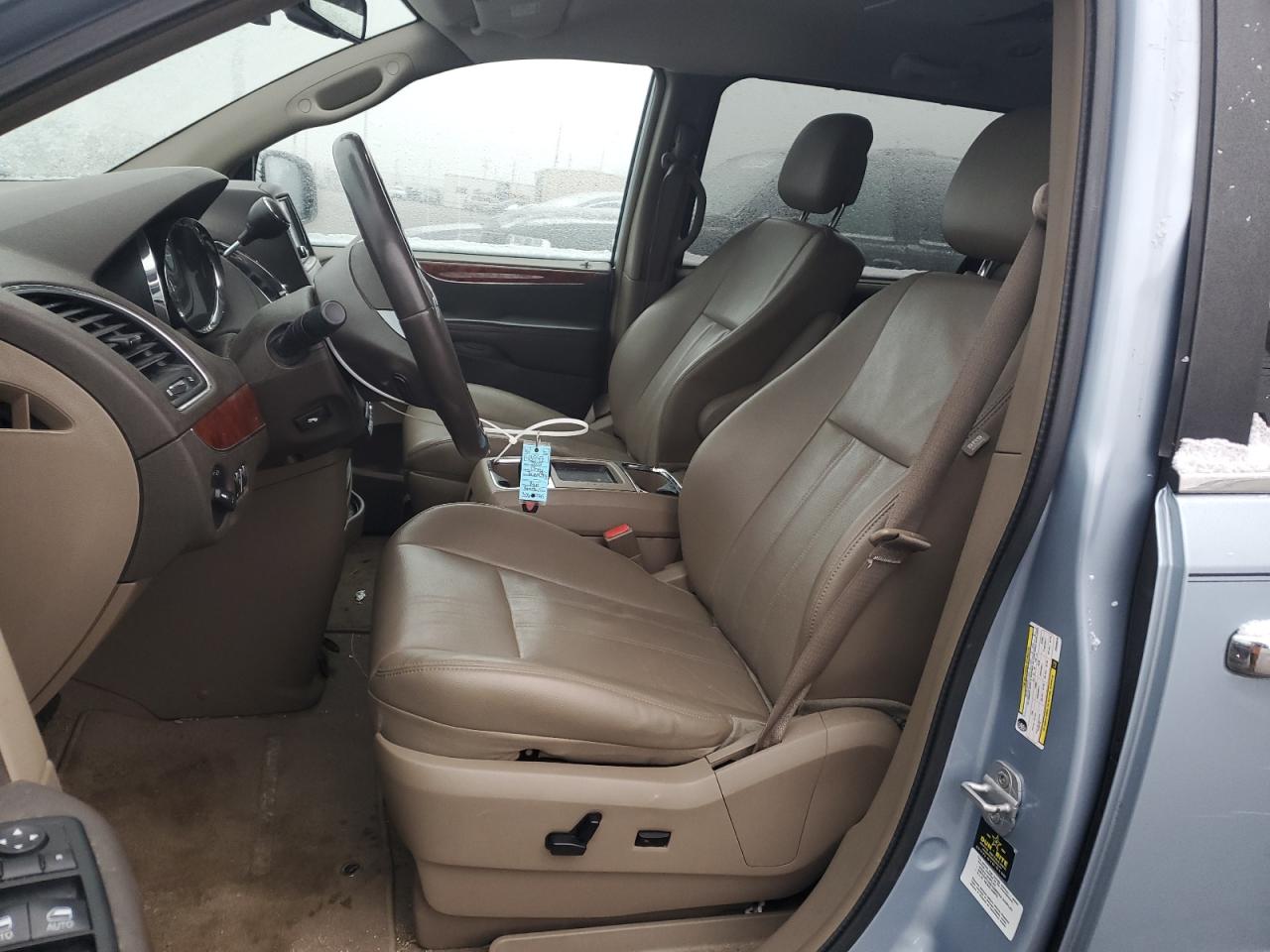 2012 Chrysler Town & Country - Image 7