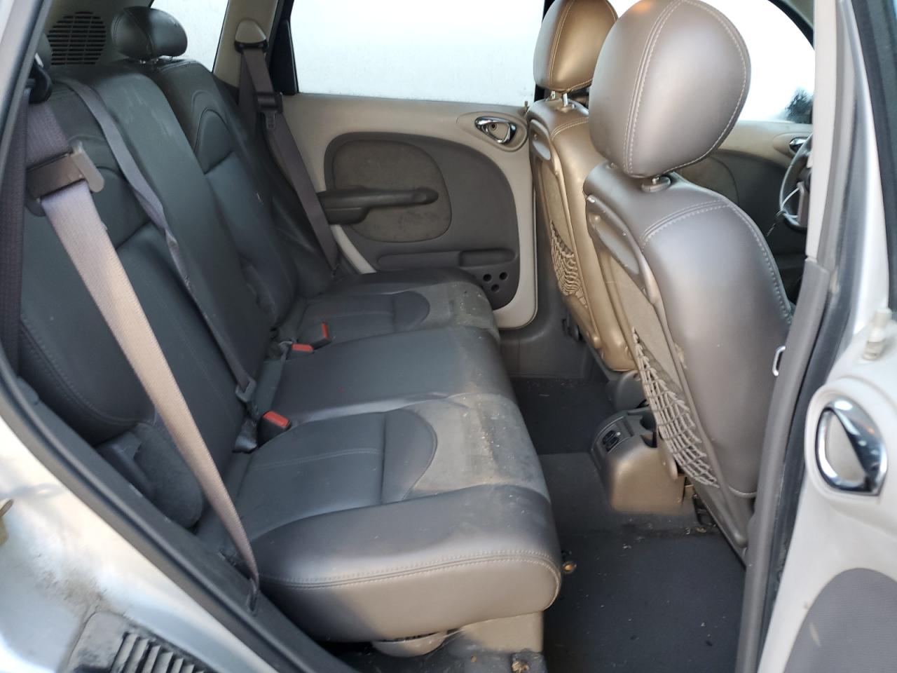 2002 Chrysler PT Cruiser - Image 12