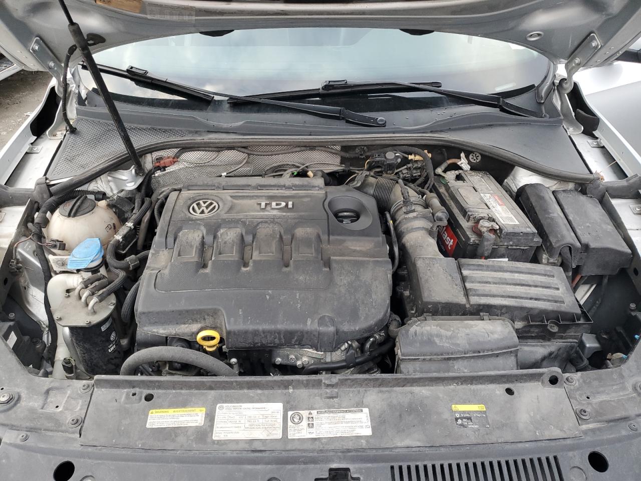 2015 Volkswagen Passat - Image 12