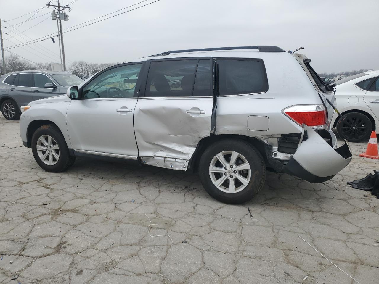 2012 Toyota Highlander - Image 2