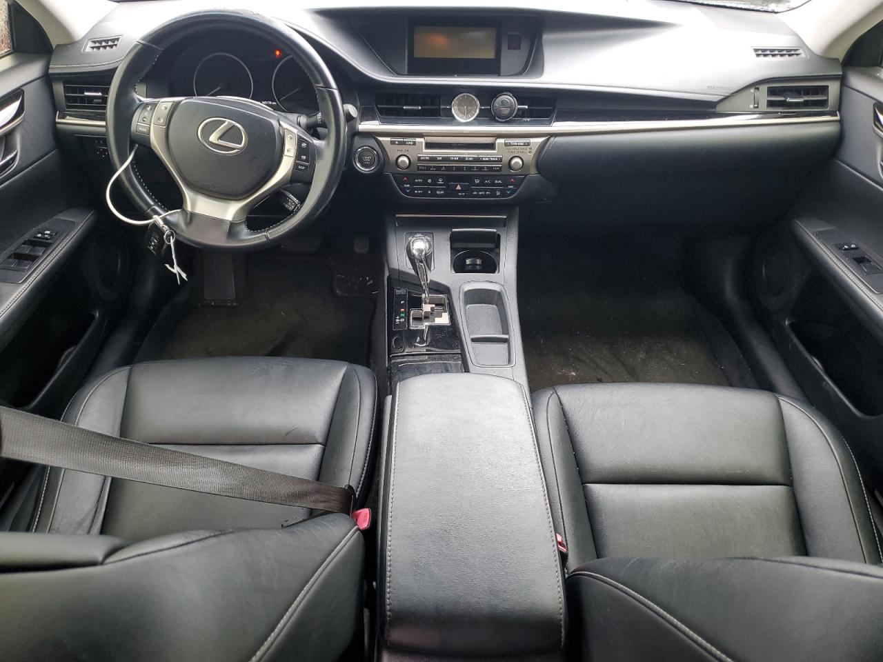 2014 Lexus ES - Image 8