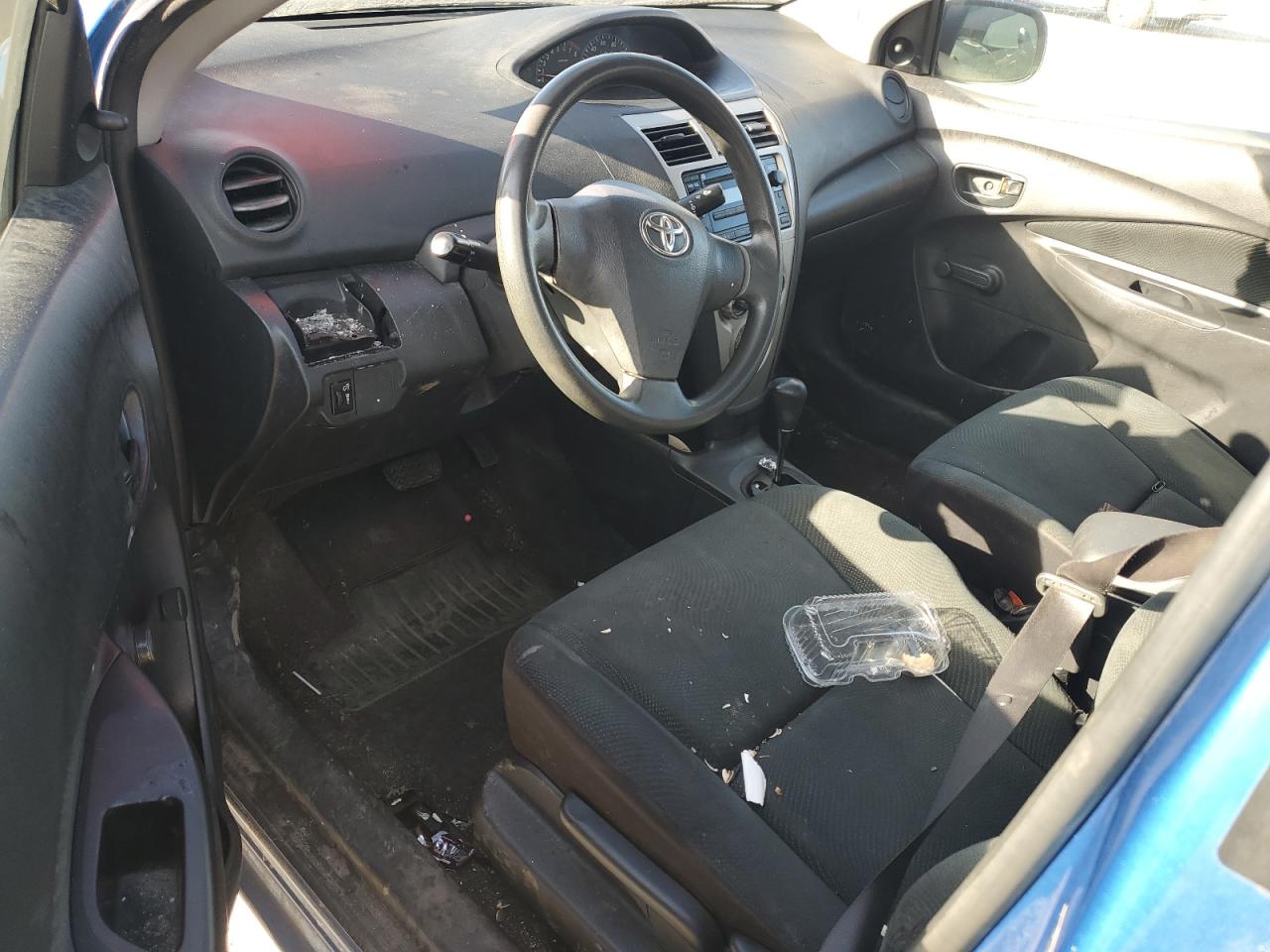 2010 Toyota Yaris - Image 8