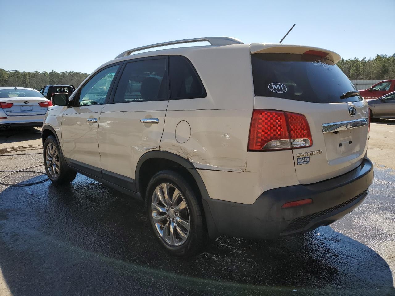 2011 Kia Sorento - Image 2