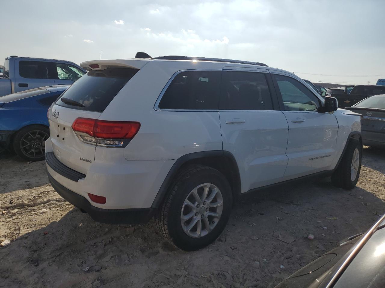2016 Jeep Grand Cherokee - Image 3