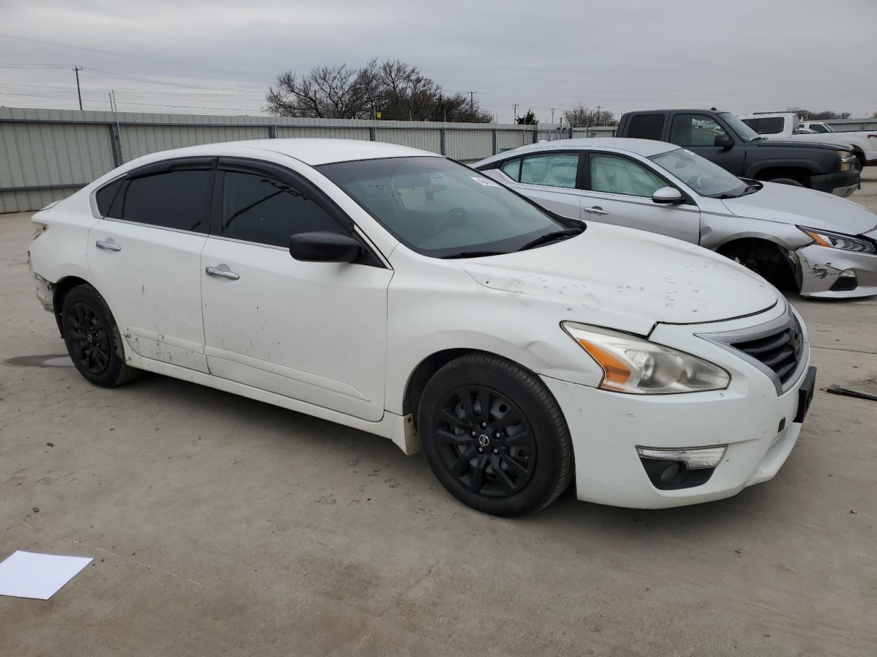 2015 Nissan Altima - Image 4