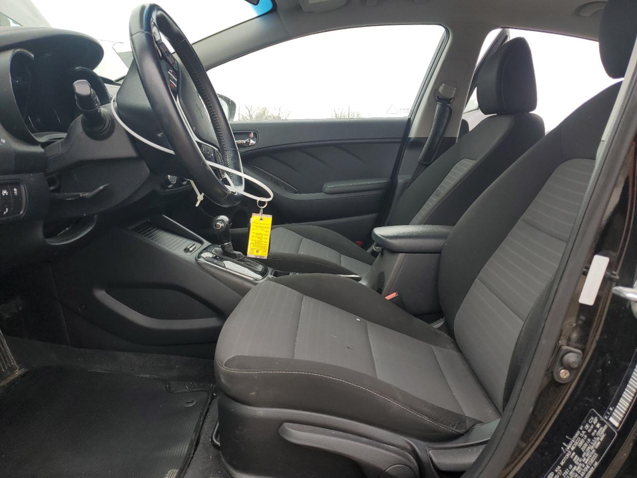 2017 Kia Forte - Image 7