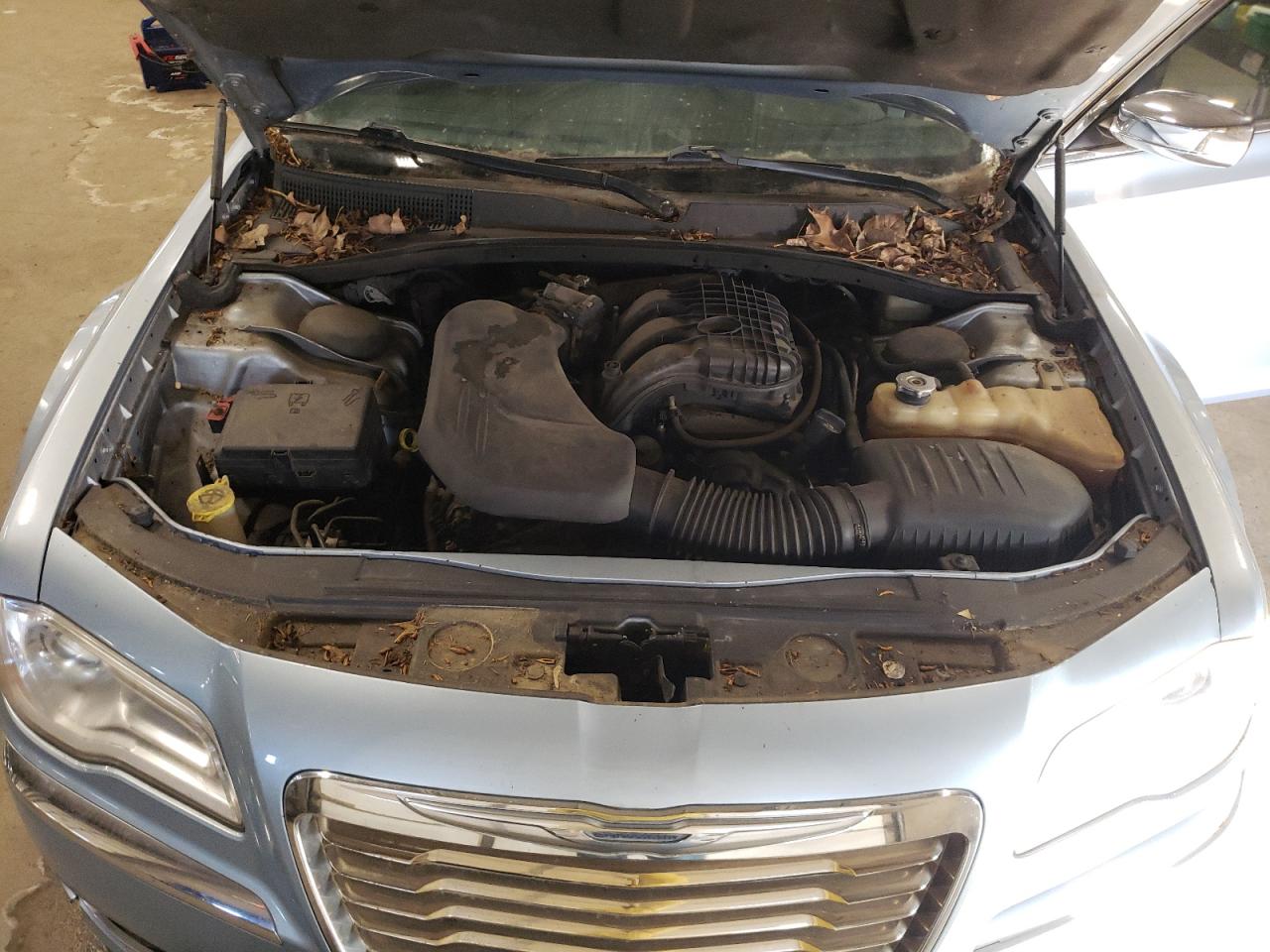 2012 Chrysler 300 - Image 11