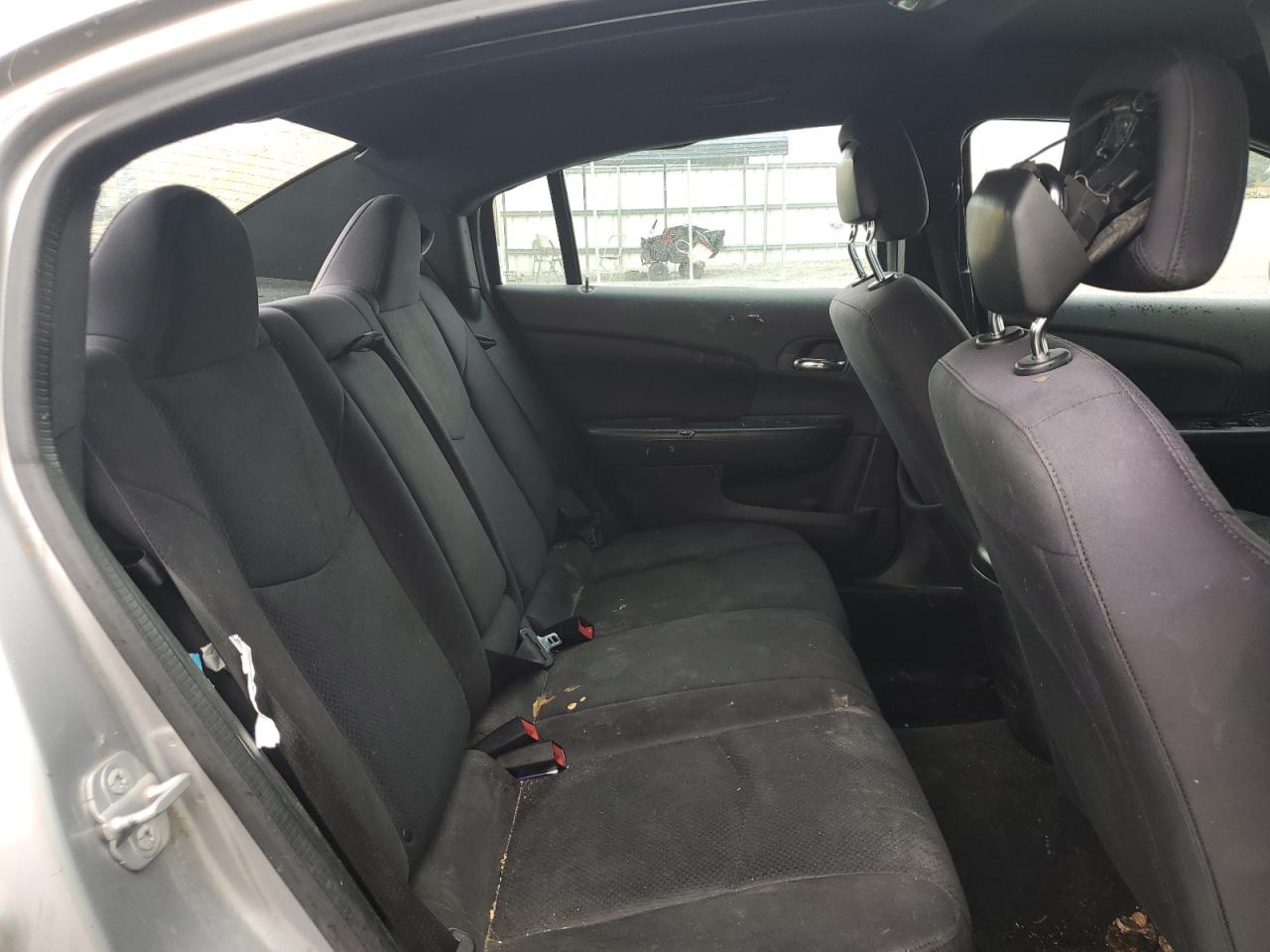 2014 Chrysler 200 - Image 10