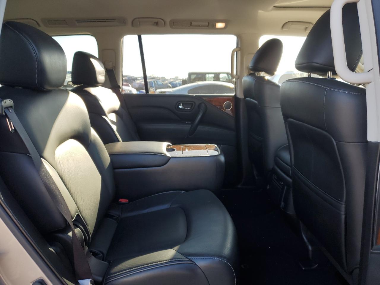 2019 Infiniti QX80 - Image 12