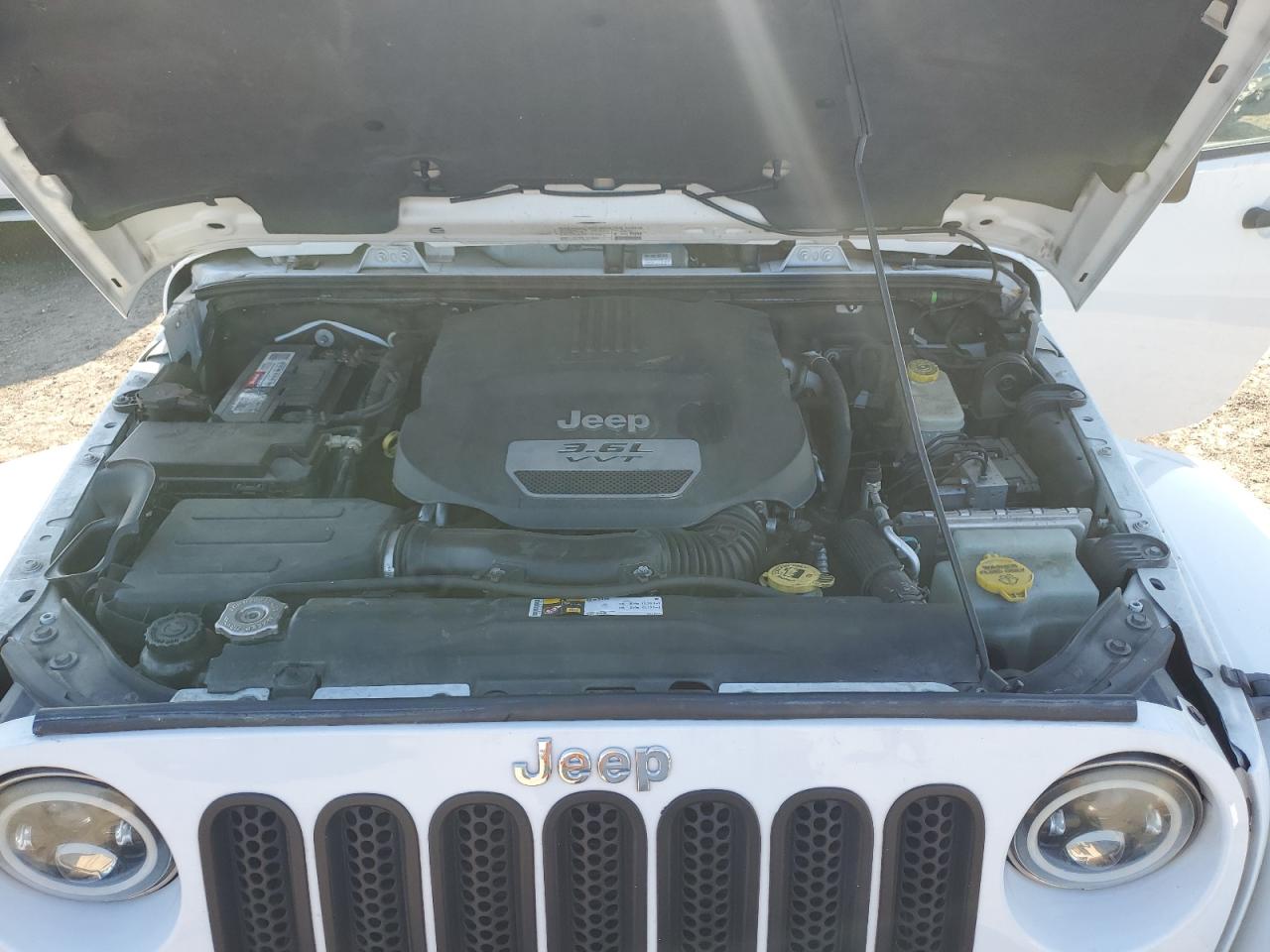 2013 Jeep Wrangler - Image 11