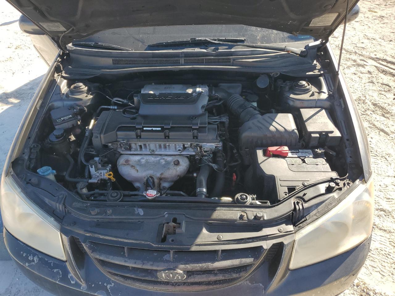 2004 Kia Spectra - Image 12