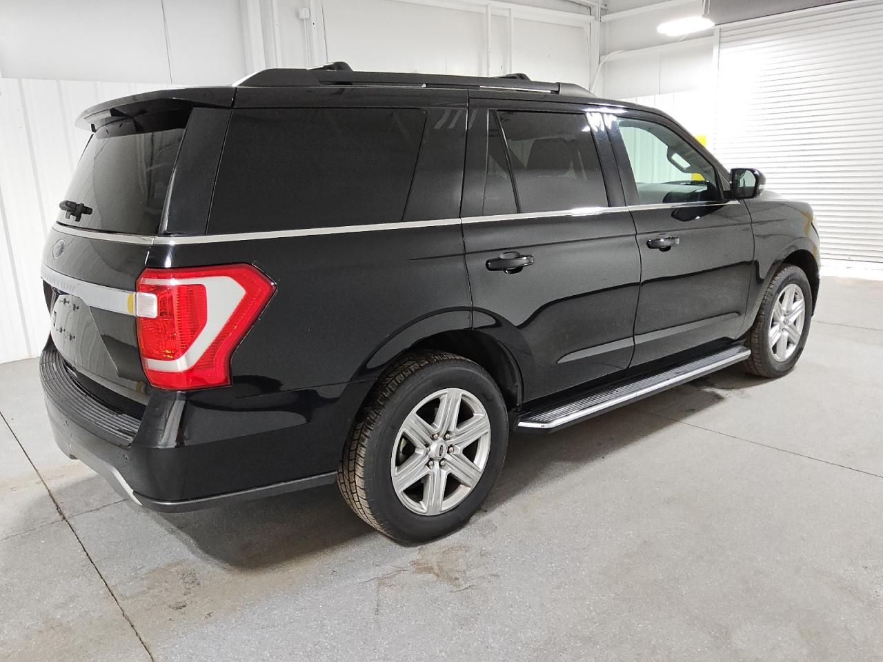 2019 Ford Expedition - Image 3