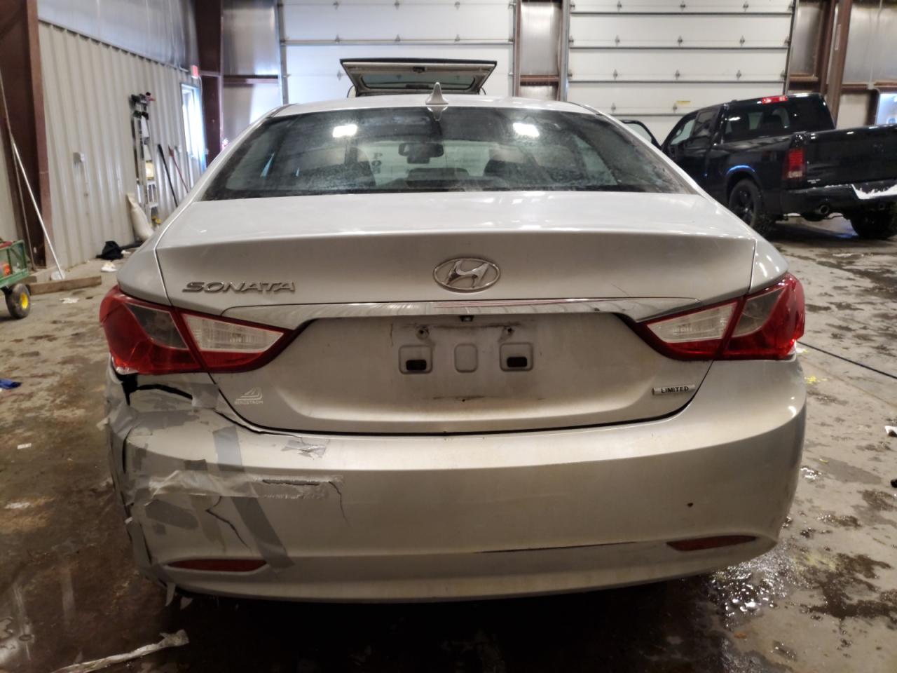 2011 Hyundai Sonata - Image 6