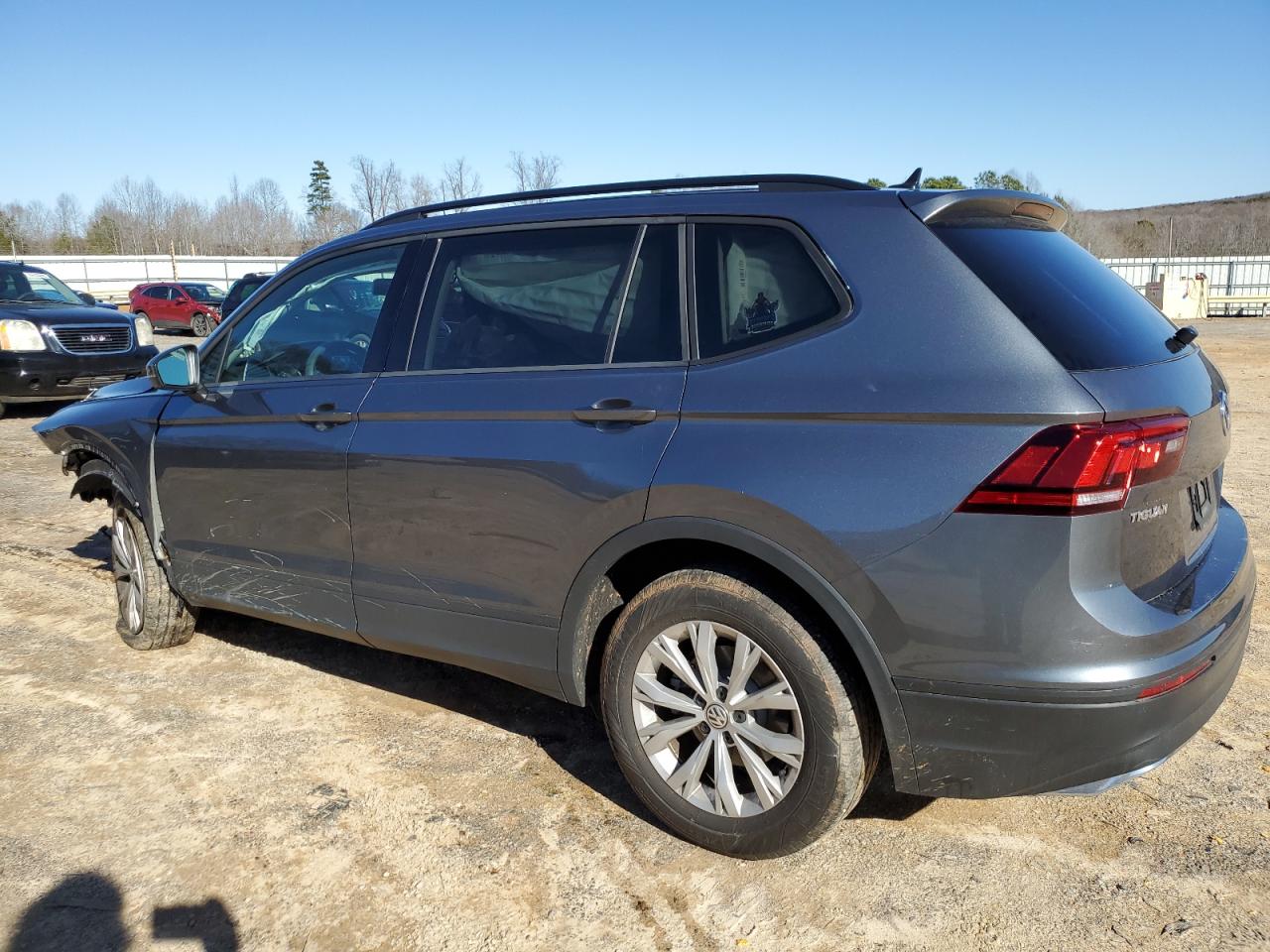 2020 Volkswagen Tiguan - Image 2