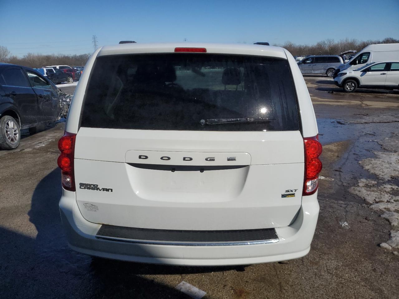 2015 Dodge Caravan - Image 6