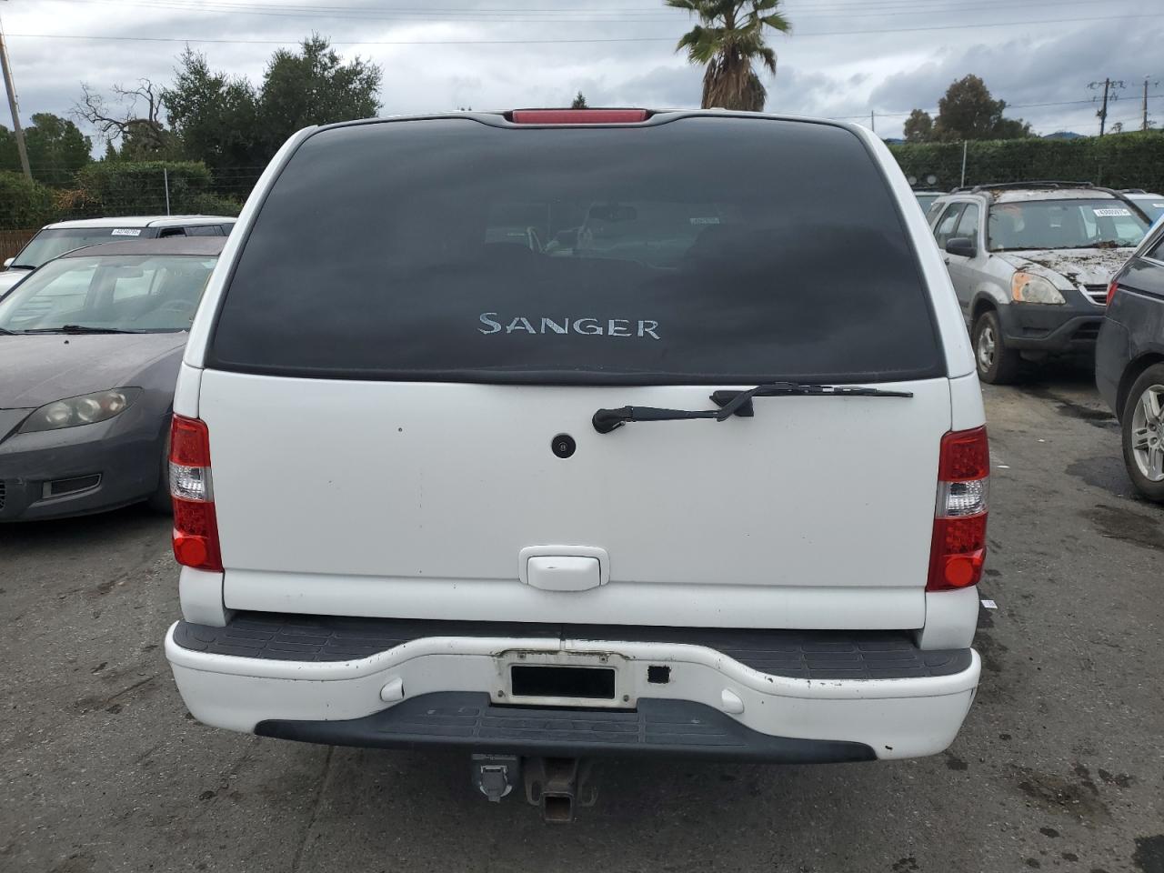 2002 GMC Yukon - Image 6