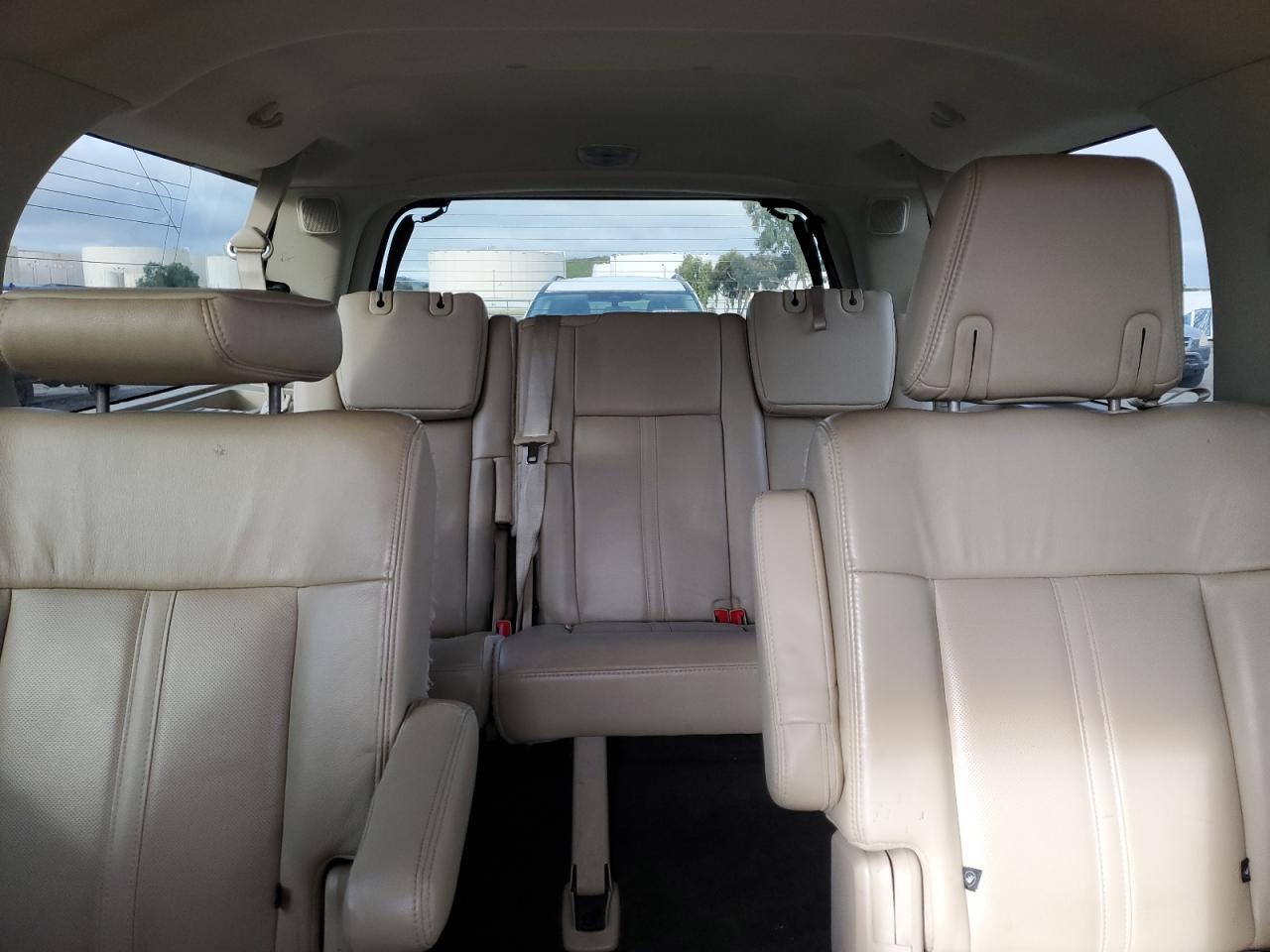 2017 Lincoln Navigator - Image 10