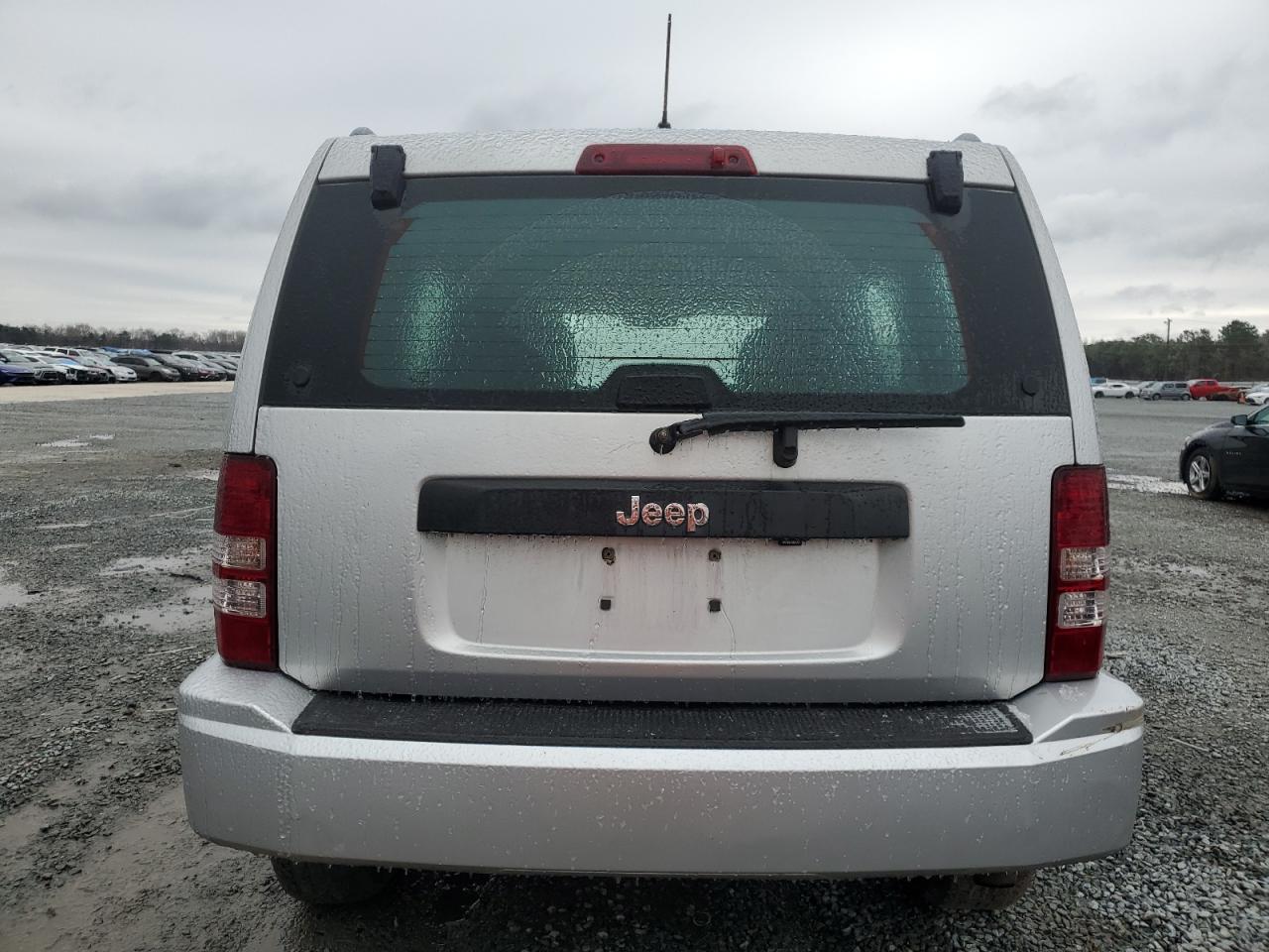 2012 Jeep Liberty (North America) - Image 6