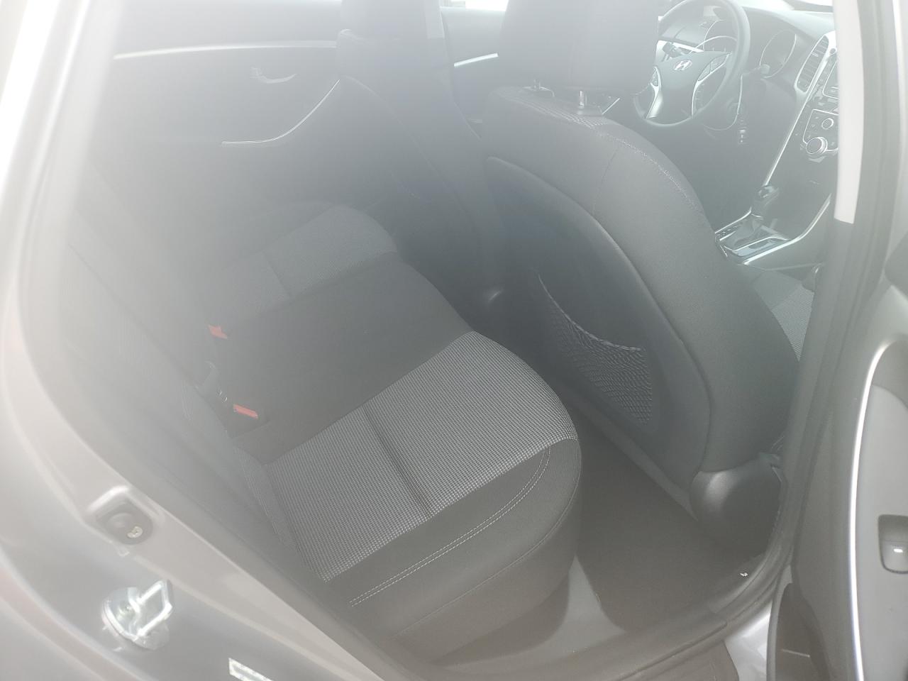 2014 Hyundai Elantra - Image 11
