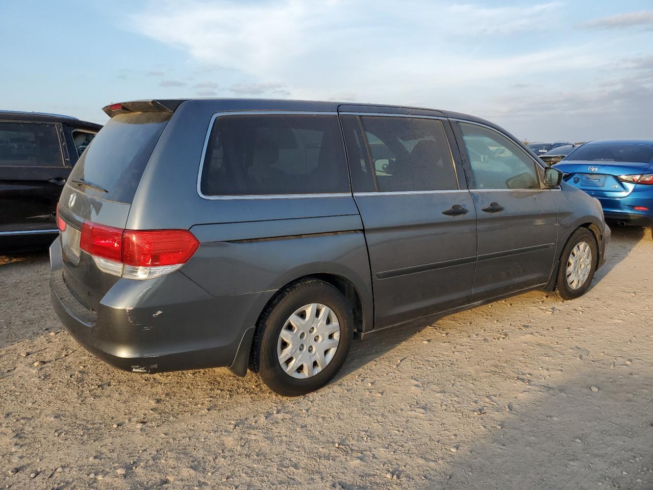 2010 Honda Odyssey - Image 3