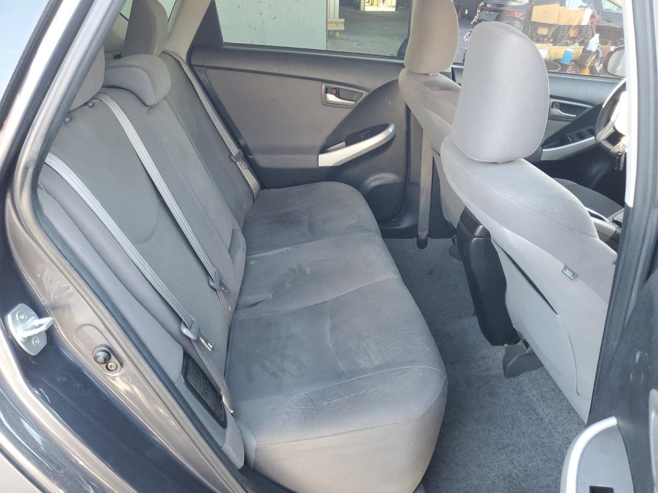 2013 Toyota Prius - Image 11