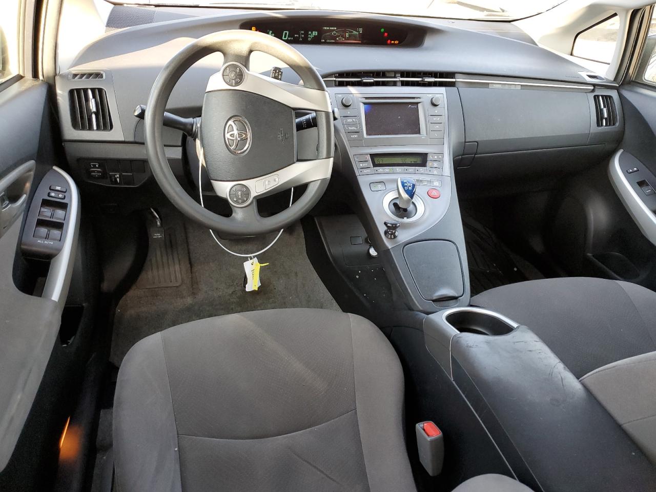 2015 Toyota Prius - Image 8