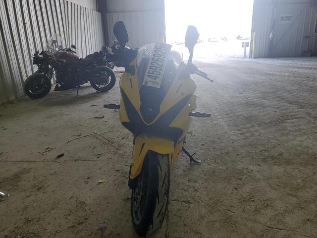  SUZUKI GSX800 F 2024 Желтый