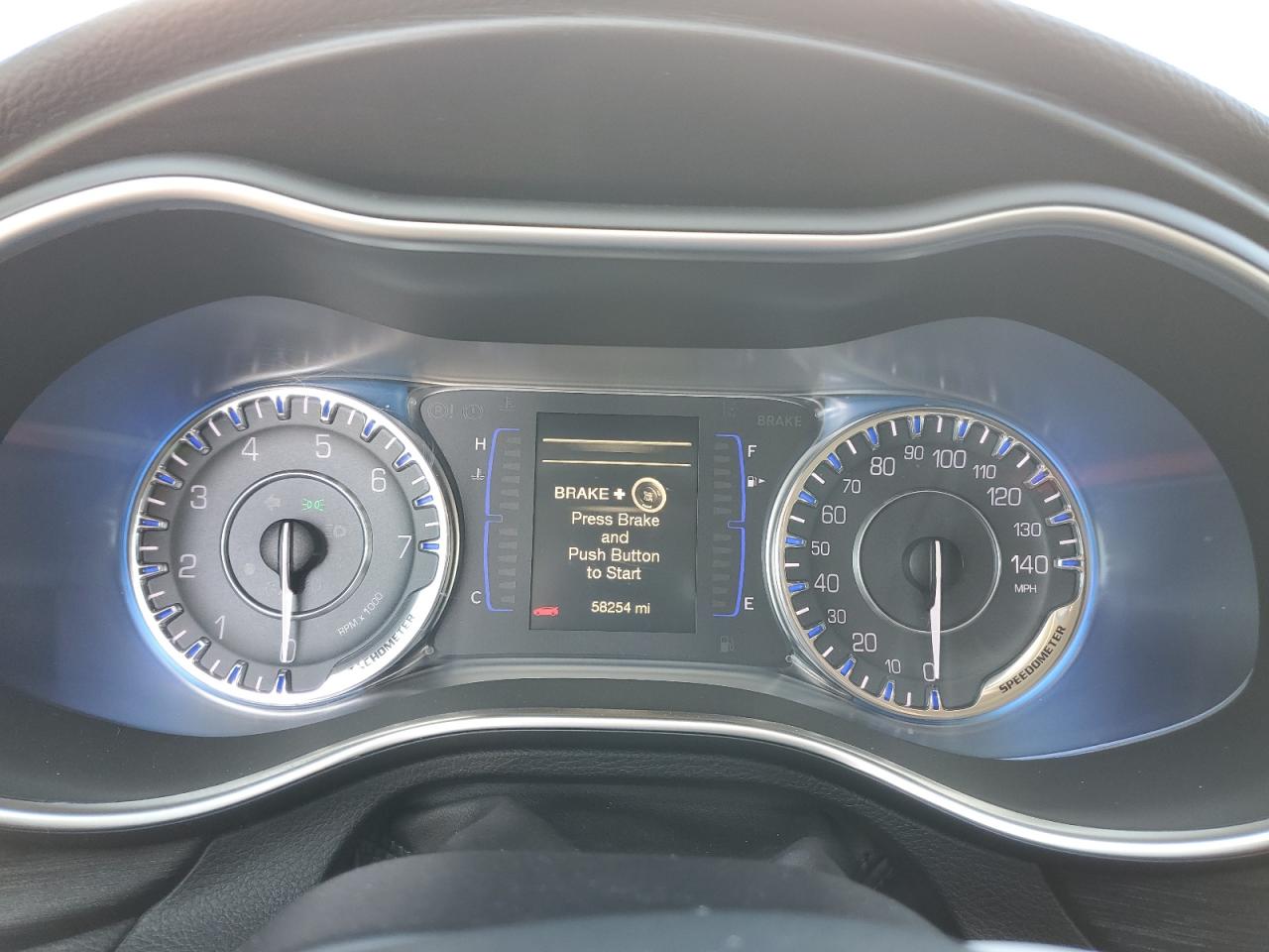 2017 Chrysler 200 - Image 9