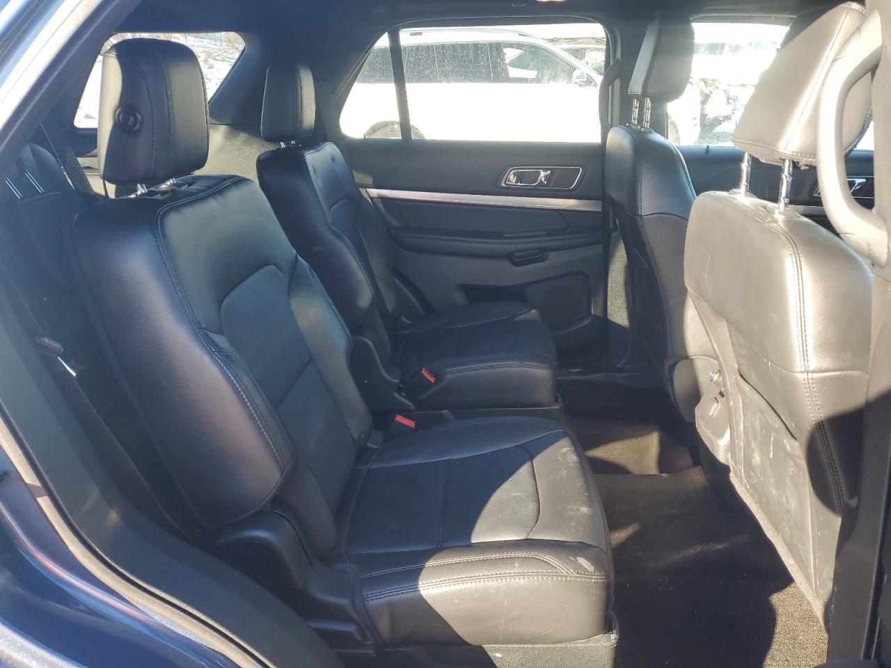 2018 Ford Explorer - Image 11