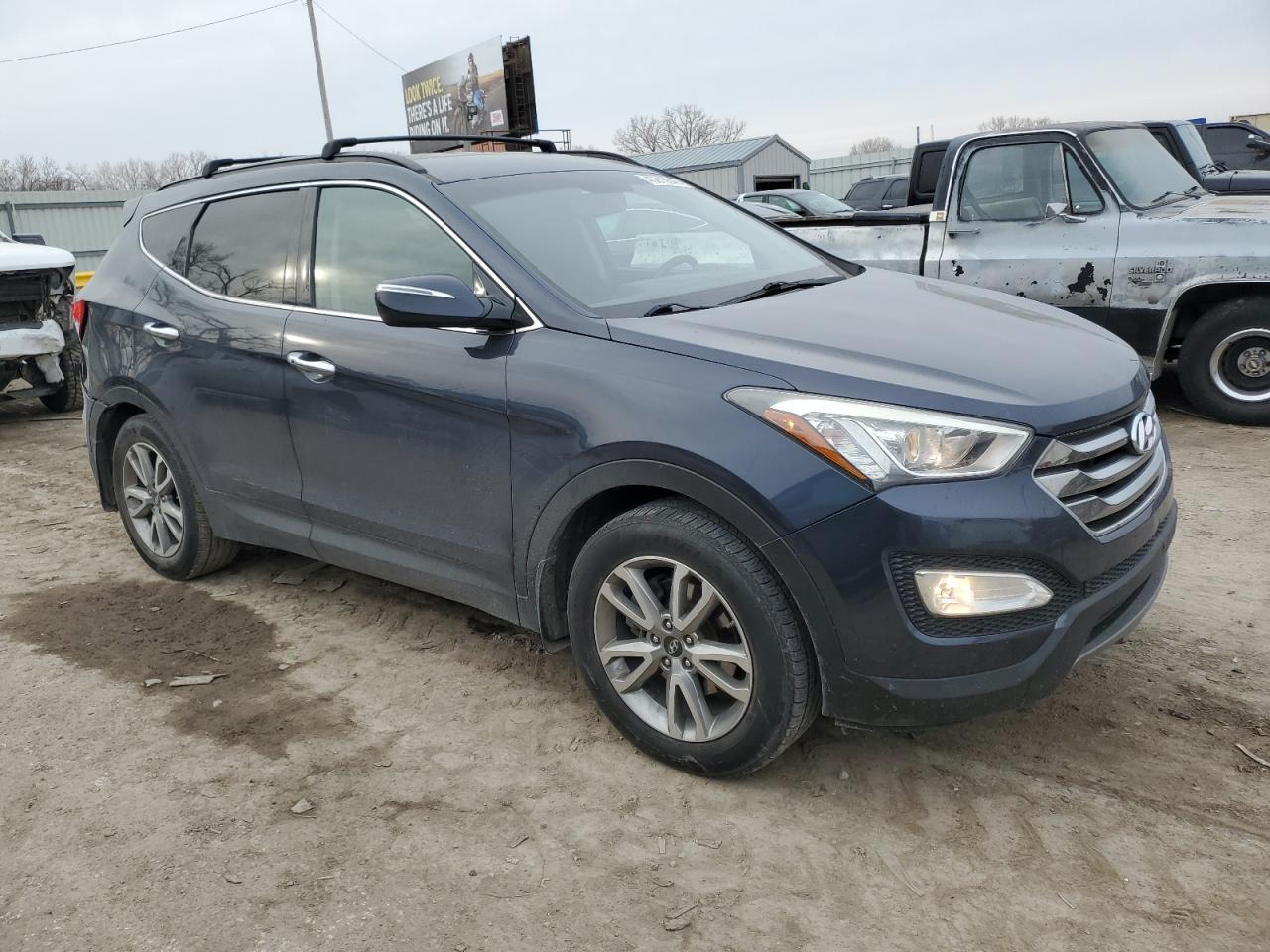 2016 Hyundai Santa Fe - Image 4